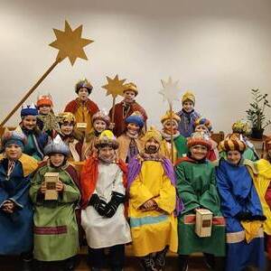 Die Sternsinger unterwegs.