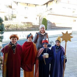 Die Sternsinger unterwegs.