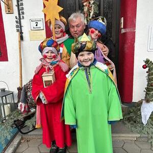 Die Sternsinger unterwegs.