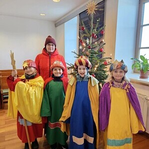 Die Sternsinger unterwegs.