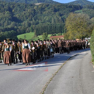 Musikverein beim Einzug in die Kirche